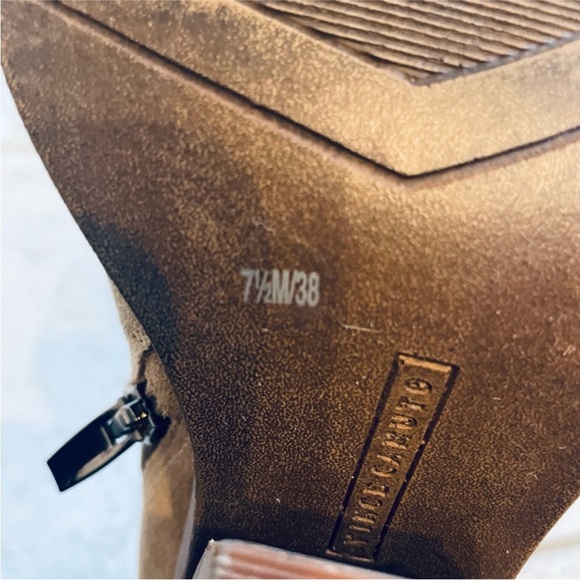 NWOT Vince Camaro Taupe Suede Booties sz 7.5 (38) women’s - Picture 4 of 9